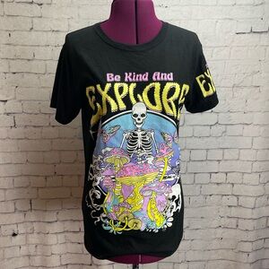 Weekend warrior size small be kind and explore mushroom skeleton graphic tee